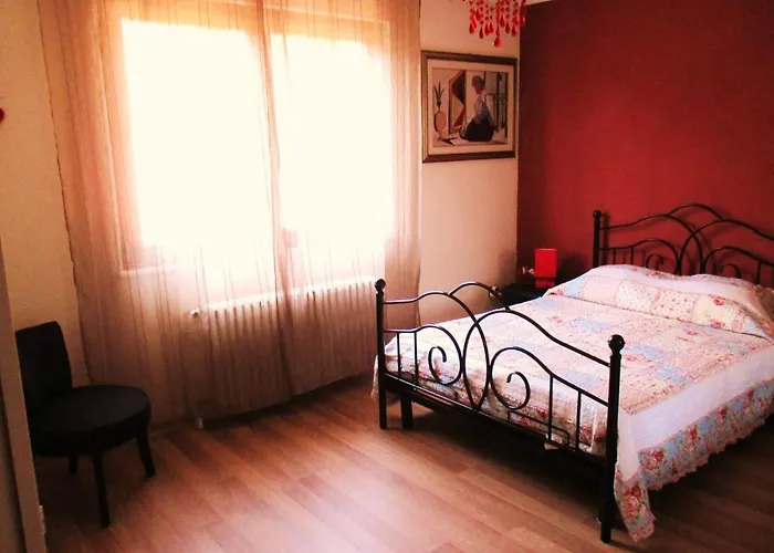 Privée , Près De L'hôpital Pasteur Et Gare