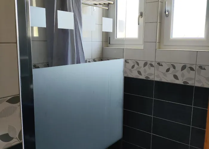 Privée , Près De L'hôpital Pasteur Et Gare Colmar